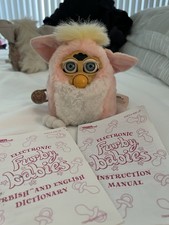 Vintage Tiger Electronics Furby Generation 1 Peachy Baby Plastic Tag 1999