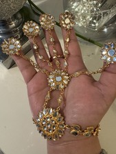 Pakistani indian hathphool - indian,