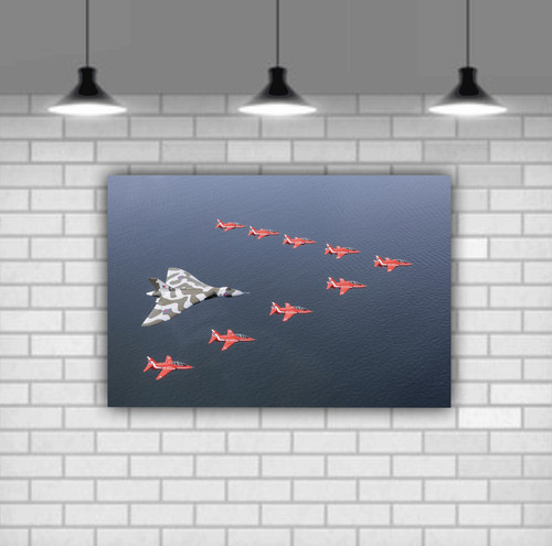Vulcan bomber red arrows - bomber,