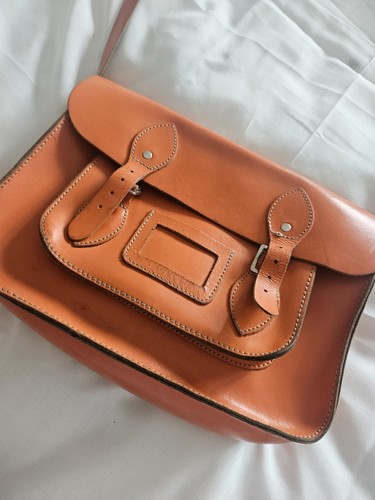 Vintage supple leather - supple, muted