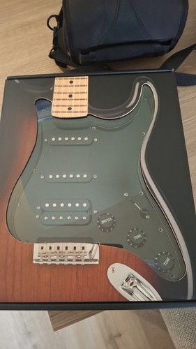 Fender stratocaster loaded hss - loaded,