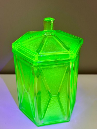 Uranium sowerby art deco green - art,