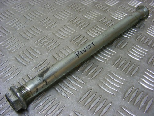Zx6r spindle swingarm - swingarm, pivot