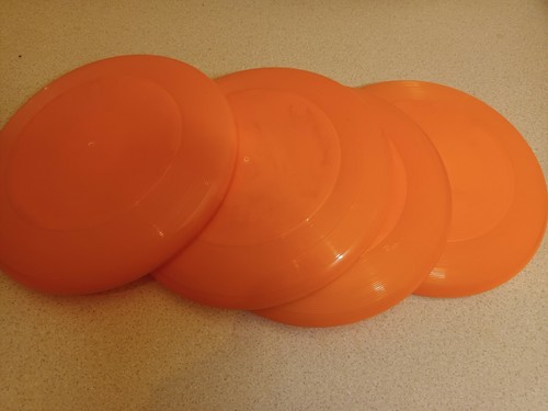 23cm flying disc frisbee - flying,