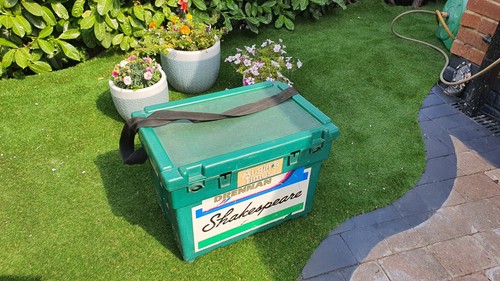 Shakespeare fishing seat - fishing, box