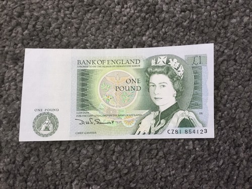 Old one pound note - old,
