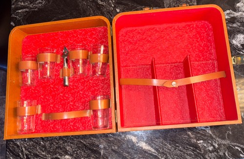 Vtg mcm travel - mcm,