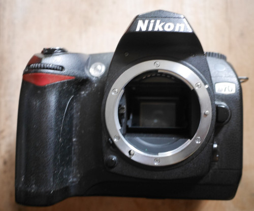 Nixon d70 camera body only - d70,