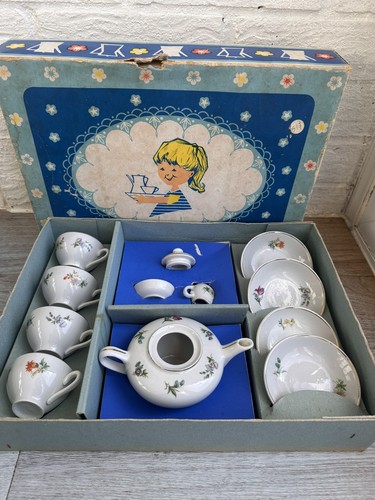 Vintage childs play - childs, tea