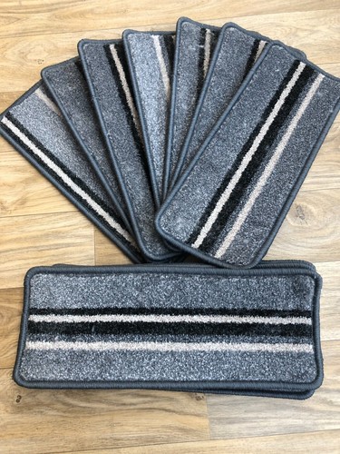Striped open plan carpet - 14,