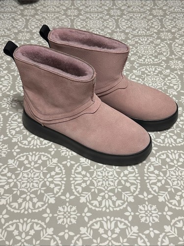 Ugg pink suede short - pink,