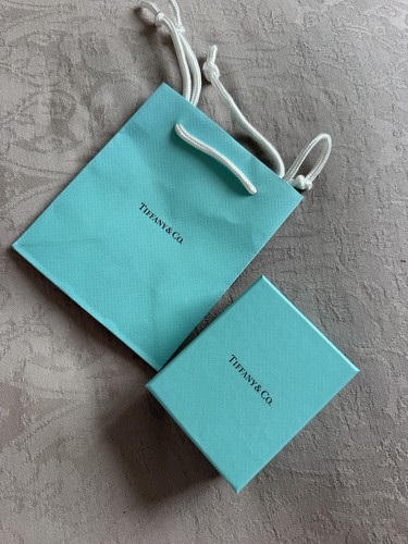Genuine tiffany gift box - co,
