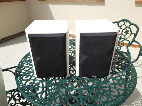 Cdm2 bookshelf speakers - b&w,