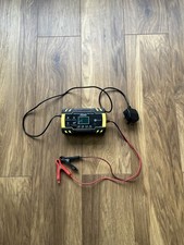 12V 24V 3-Stage Automatic Trickle Battery Charger With LCD Screen for Vehicles