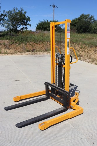 Manutan hand pallet pump - pallet,