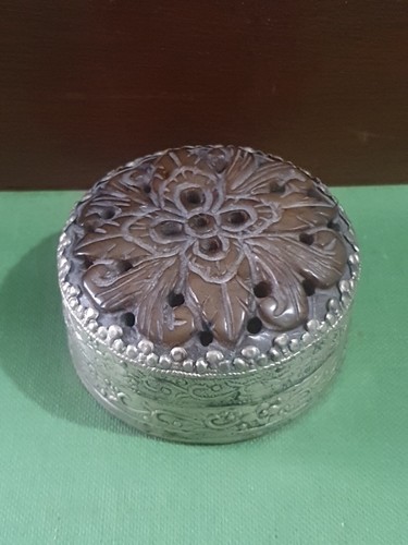 Chinese brown jade mirrored - brown,