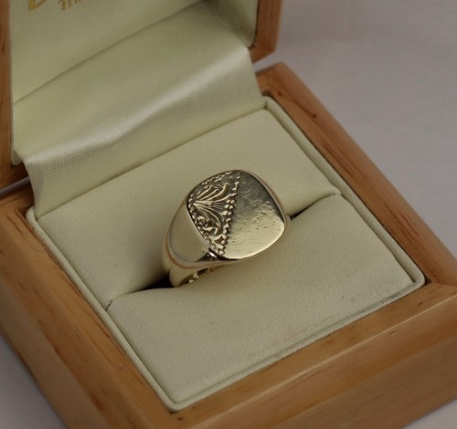 Yellow gold vintage square - 9k,
