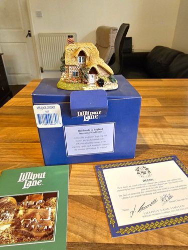 Lilliput lane applejack - lane,