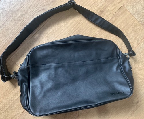 Bench shoulder bag