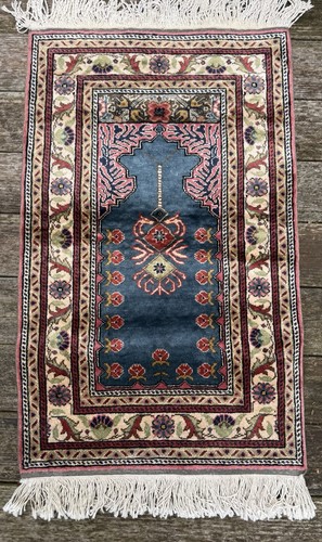 Vtg hand knotted - vtg, silk