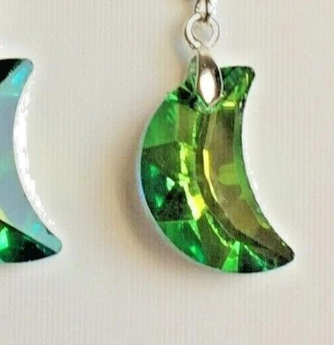 Emerald green coloured faceted - emerald,
