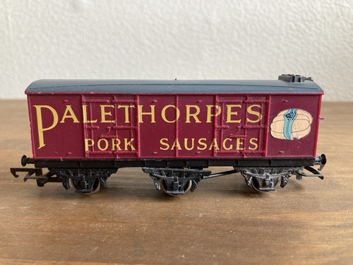Hornby r670 palethorpes pork - hornby,