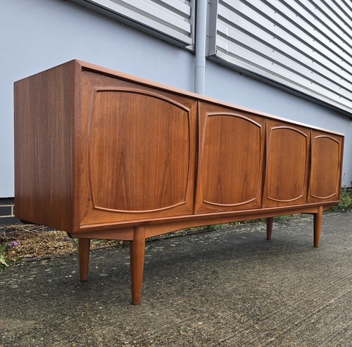 Teak sideboard rastad - by,