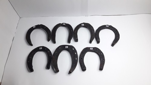Vintage horseshoes metal - horseshoes,