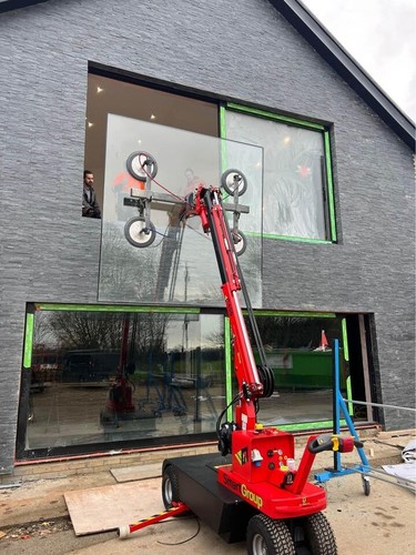 Glass manipulator crane hire - manipulator,