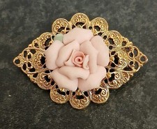 Vintage Brooch Gold Tone Filigree With Pink Bisque Flower, condition is good
