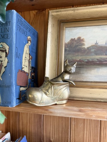 Vintage solid brass cat - cat, in