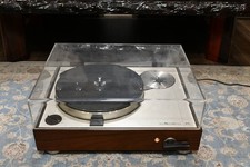 LUXMAN PD-300 turntable in