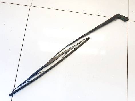 Windshield wiper toyota yaris - windshield,