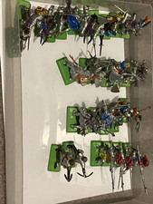 29 Britains Deetail Knights on foot