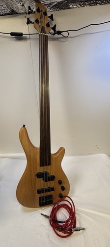 Stagg bc300fl fretless - stagg,