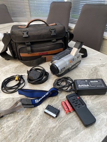 Sony handycam ccd - sony, ccd-tr748e