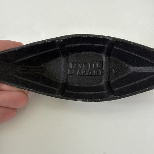 Cast iron mystic - cast, cape