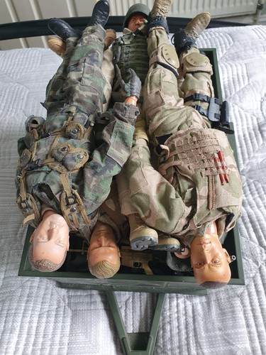Military figures 5 - -,