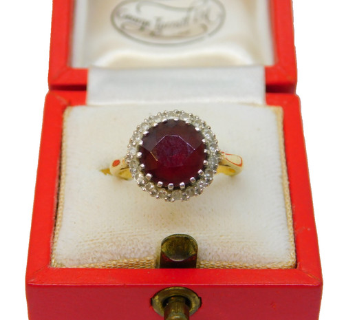 Boxed 18ct yellow gold garnet - gold,,