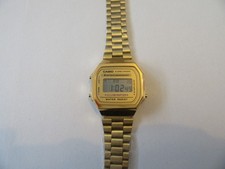 QUALITY CASIO (1572) RETRO DIGITAL QUARTZ GOLD UNISEX WRISTWATCH BRAND NEW