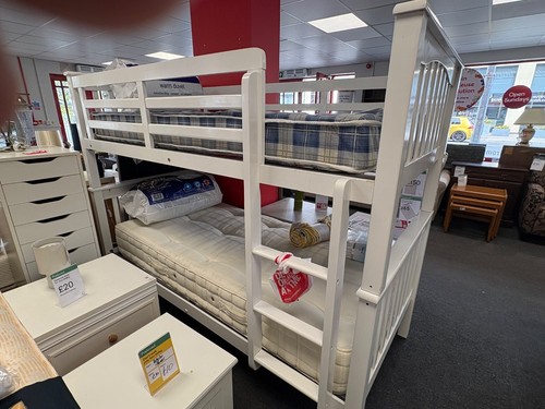White bunk bed - cs, l49