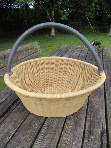 Oval large wicker basket with - oval,