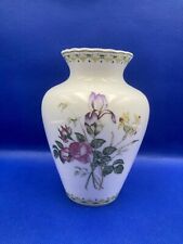 Vintage Royal Doulton Vase, CAMILLA, 18 cm high.