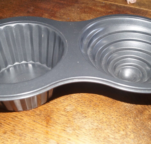 Giant cupcake mould baking tin - cupcake,