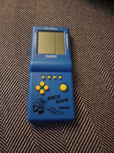 Classic retro tetris console - classic,