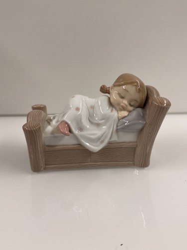 Lladro nao cosy dreams girl - nao,