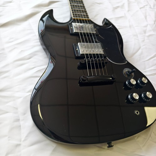 Standard electric guitar - standard,