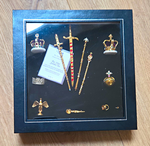 The minature crown collection - minature,