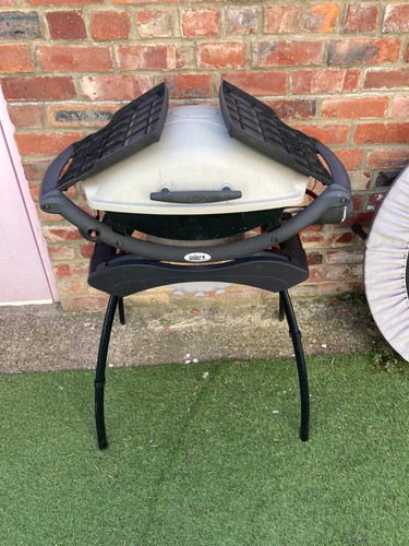 Weber 2000 gas barbecue - q,