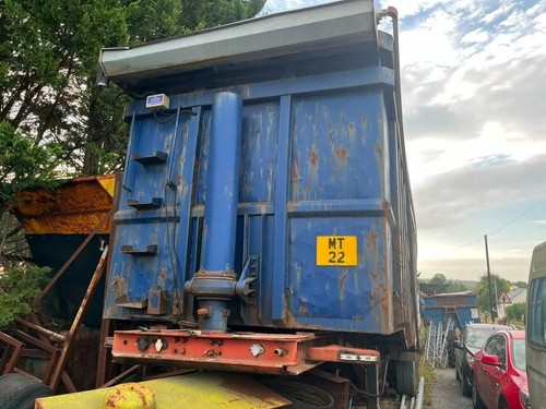 Steel bulker tipping trailer - tipping,